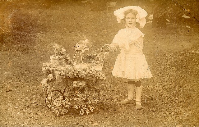 From Cars to Bicycles: Adorable Vintage Decorated Vehicles from Between the 1910s to 1920s