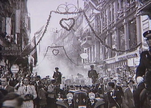 The king's car at Strøget, Copenhagen. 26th September 1945.