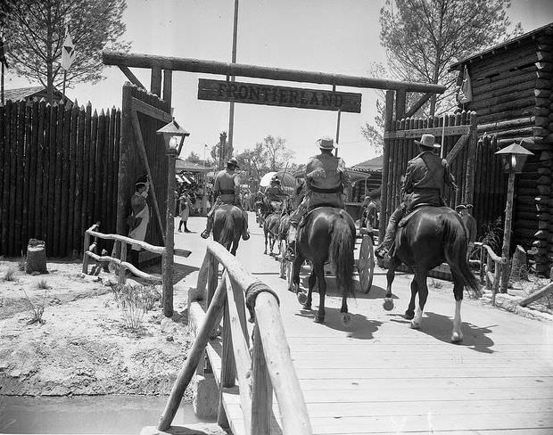 Entering Frontierland