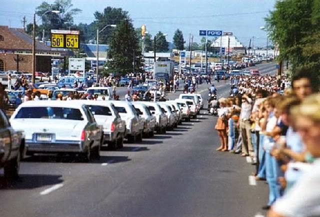 Remembering August 16, 1977: How America Reacted When Elvis Presley Passed Away