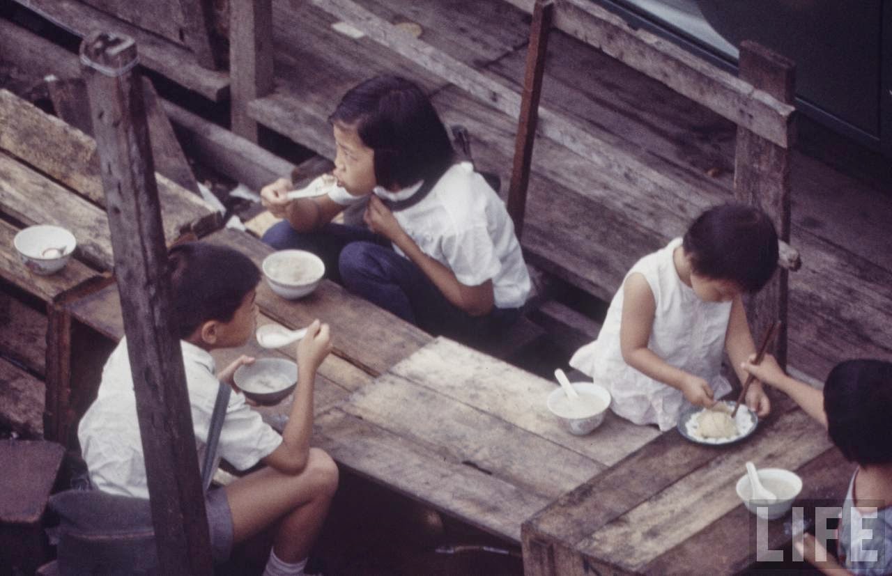 Fascinating Vintage Photos Show Life in the Late-1960s Hong Kong in Vibrant Colors