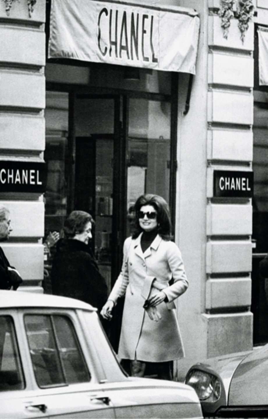 Outside the Chanel boutique, 1970.