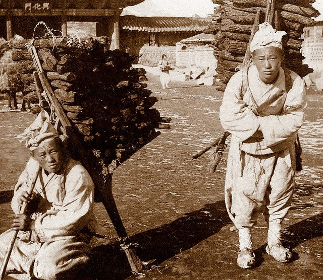Historic Photos Show Life in Korea from the 1900s