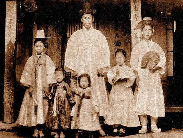 Historic Photos Show Life in Korea from the 1900s