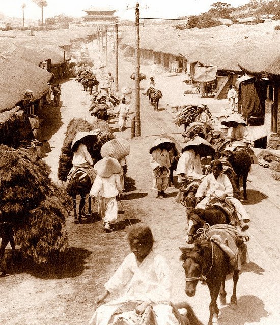 Historic Photos Show Life in Korea from the 1900s