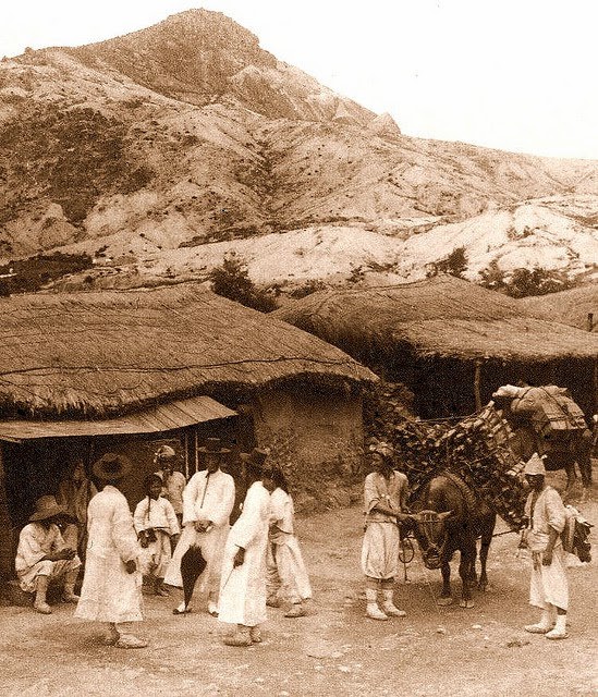 Historic Photos Show Life in Korea from the 1900s