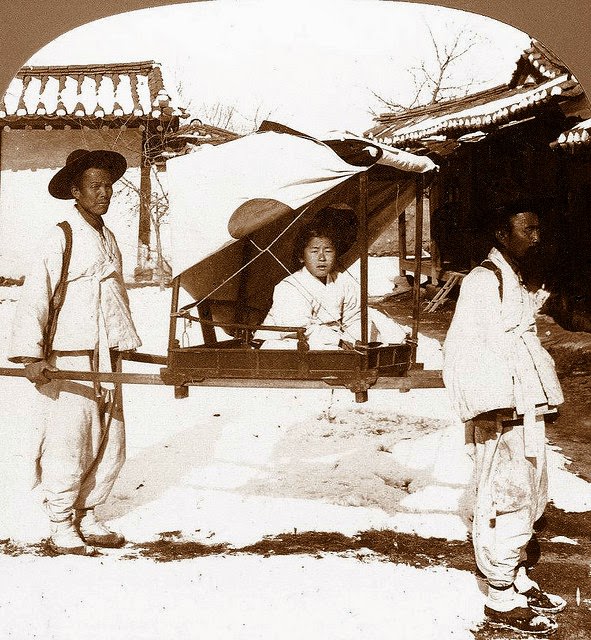 Historic Photos Show Life in Korea from the 1900s