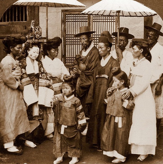 Historic Photos Show Life in Korea from the 1900s