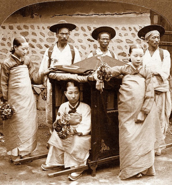 Historic Photos Show Life in Korea from the 1900s