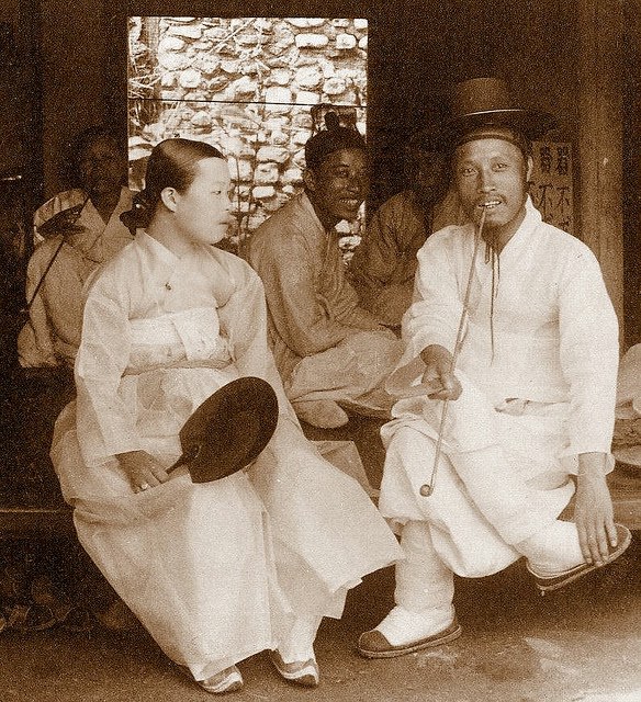 Historic Photos Show Life in Korea from the 1900s