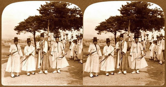 Historic Photos Show Life in Korea from the 1900s