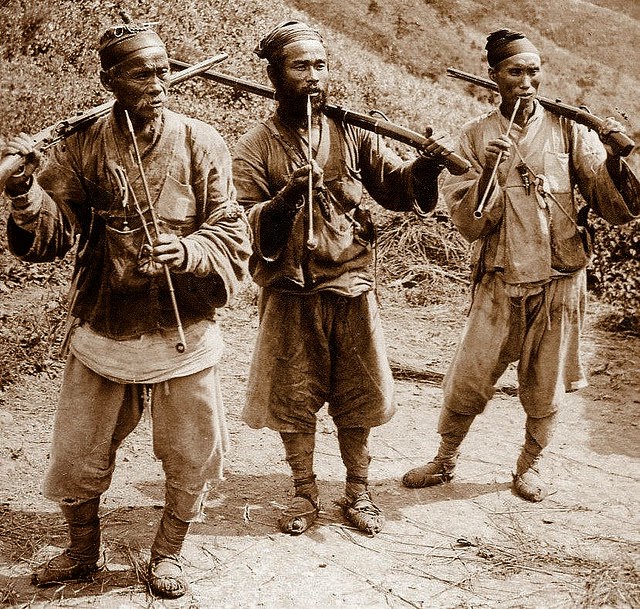 Historic Photos Show Life in Korea from the 1900s