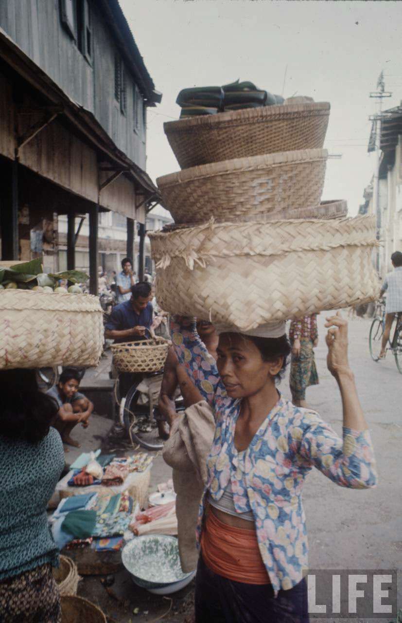 Fascinating Vintage Photos Show Everyday Life in Indonesia in 1972