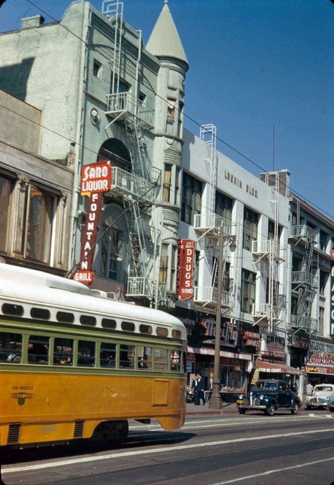Broadway between 2nd & 1st streets Los Angeles-Sunday