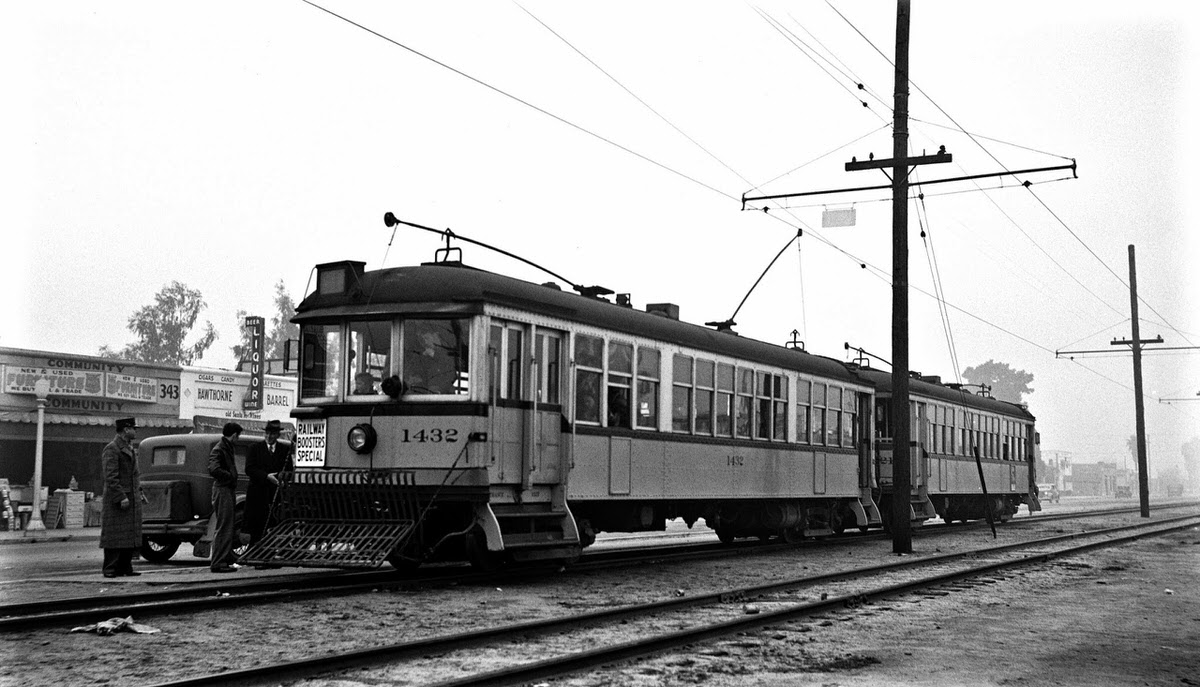 Los Angeles Railway cars nos. 1432 and 1421 in Hawthorne, California, 1939