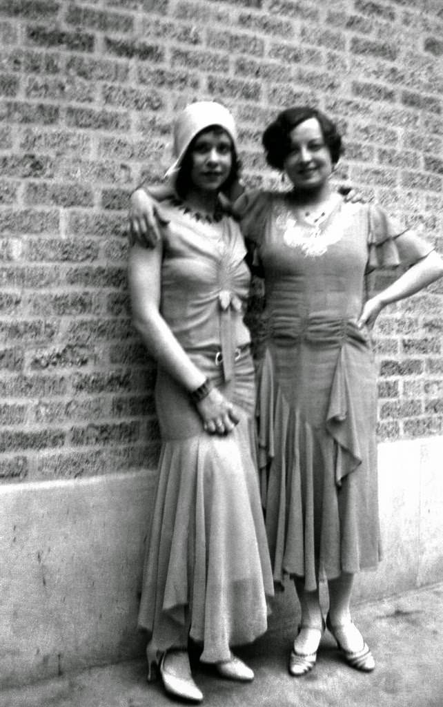 The Lovejoy Dancers of the 1920s and 1930s: The Glamorous On-Stage Looks of the Traveling Showgirls