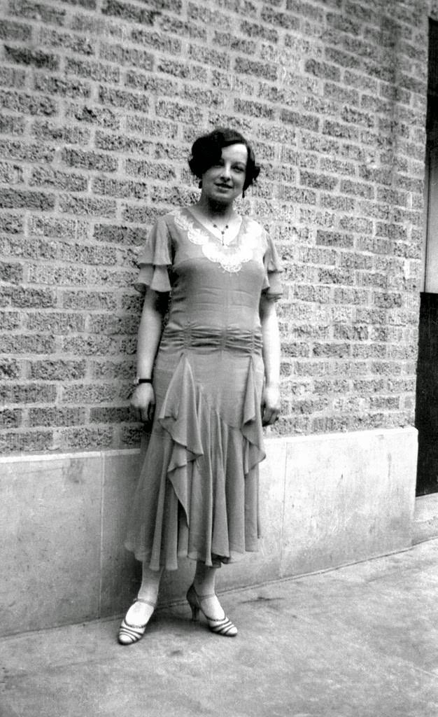 The Lovejoy Dancers of the 1920s and 1930s: The Glamorous On-Stage Looks of the Traveling Showgirls