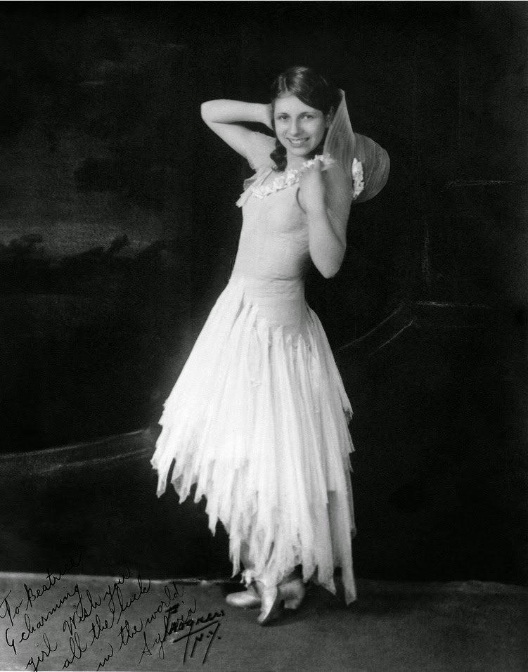 The Lovejoy Dancers of the 1920s and 1930s: The Glamorous On-Stage Looks of the Traveling Showgirls