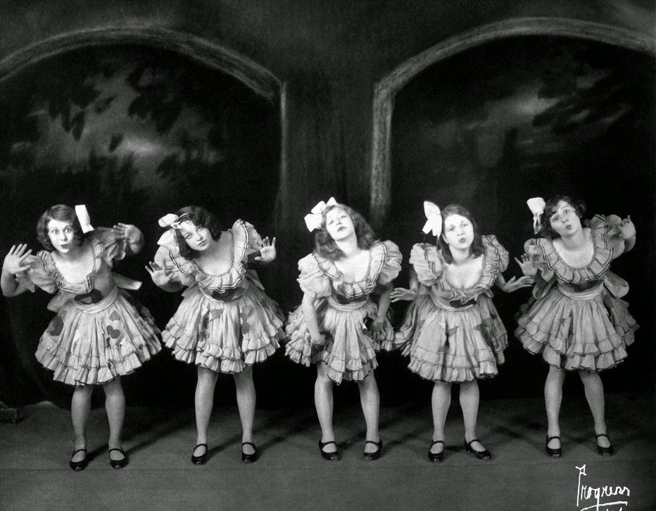The Lovejoy Dancers of the 1920s and 1930s: The Glamorous On-Stage Looks of the Traveling Showgirls