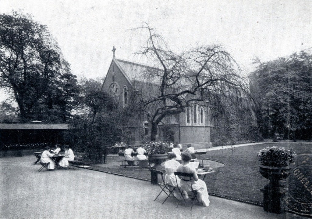 This picture was taken in 1914. The College remained a kind of secluded enclave even during the First World War, although students and staff played a part in the war effort and there was some damage during a Zeppelin raid. For the most part the inhabitants of the College went on with their lives.