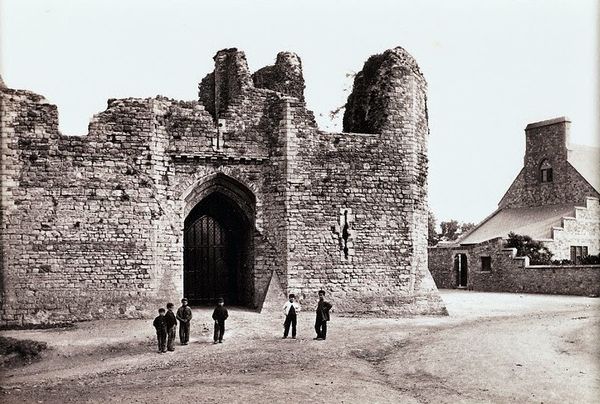 Llandaff, Old Gateway to Bishop's Palace