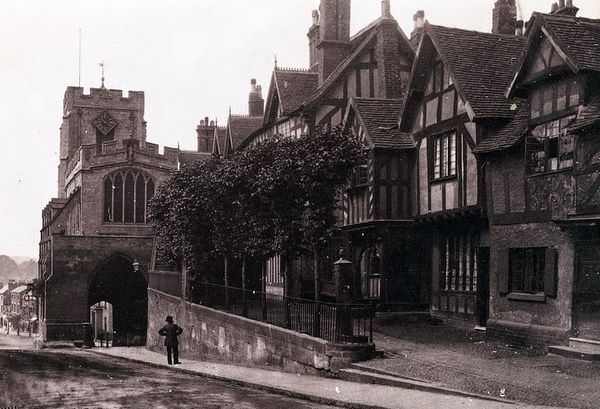 Warwick, West Gate and Leicester's Hospital
