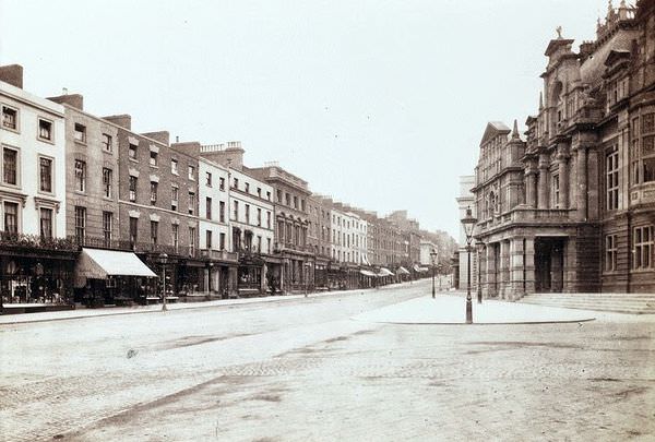 Leamington, The Parade and Town Hall