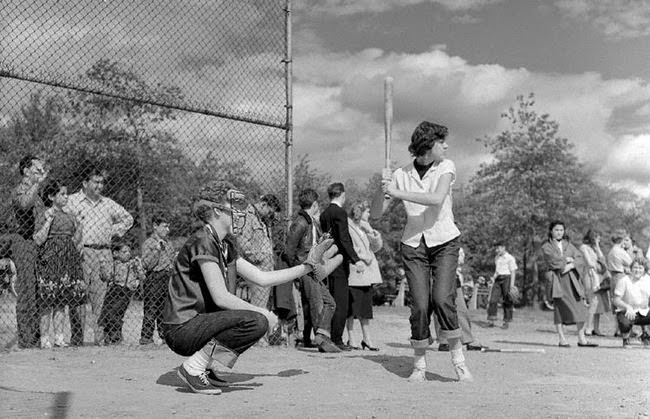 A Rare and Intimate Look at Life in New York City During the Early 1950s by Frank Oscar Larson