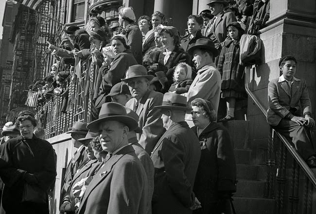 A Rare and Intimate Look at Life in New York City During the Early 1950s by Frank Oscar Larson