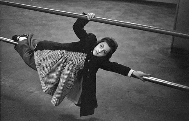 A Rare and Intimate Look at Life in New York City During the Early 1950s by Frank Oscar Larson