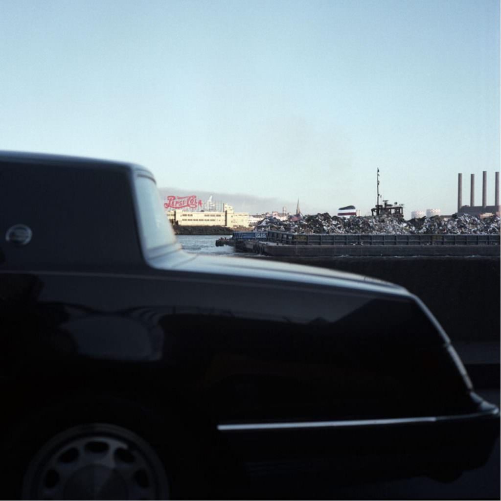 Trash on the East River, 1986