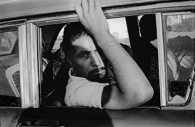 Wonderful Candid Photographs of People Inside Their Cars in the 1970s