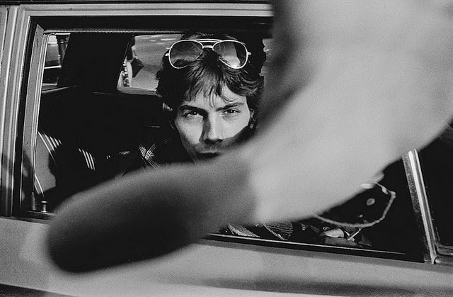 Wonderful Candid Photographs of People Inside Their Cars in the 1970s