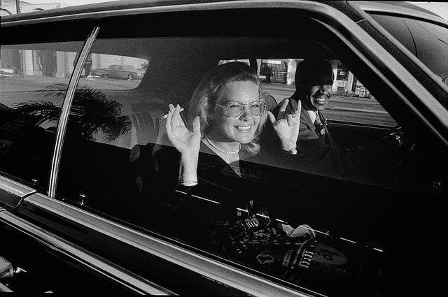 Wonderful Candid Photographs of People Inside Their Cars in the 1970s