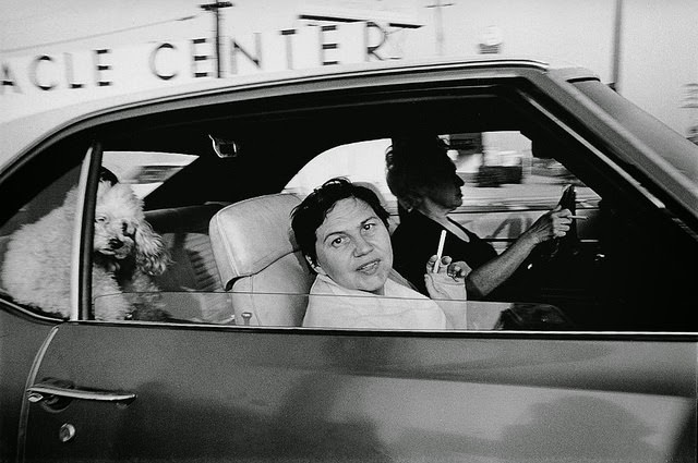 Wonderful Candid Photographs of People Inside Their Cars in the 1970s