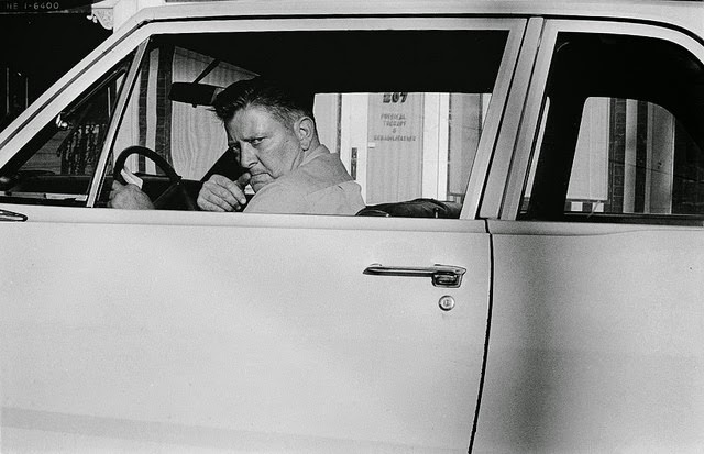 Wonderful Candid Photographs of People Inside Their Cars in the 1970s