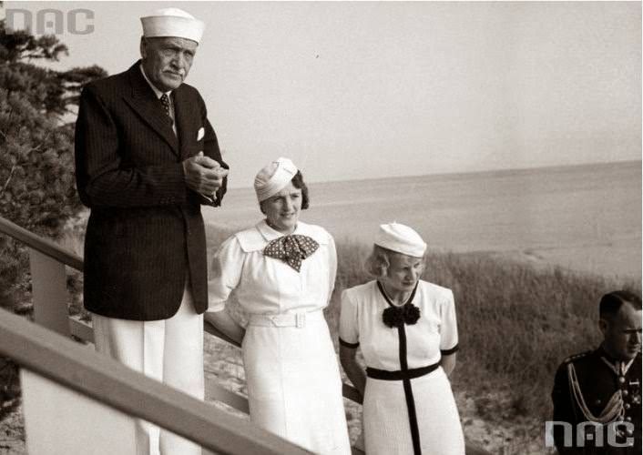 Polish President Ignacy Moscicki with his wife Maria, daughter Helena Bobkowska, and Cpt. Zand. John Huber on the beach, July 1937.
