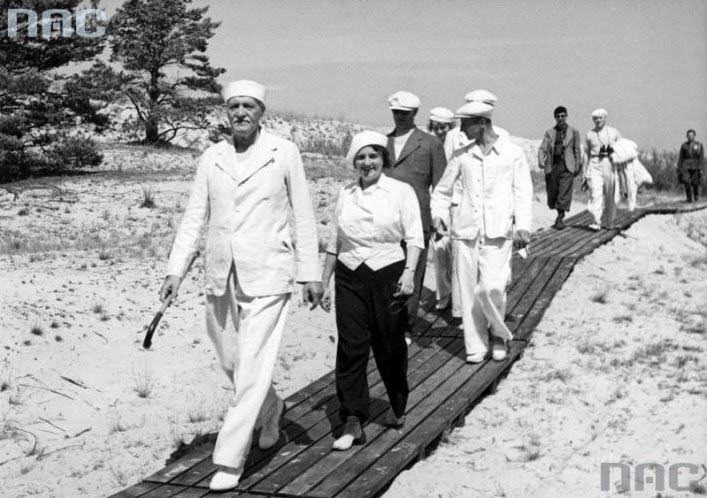 Polish President Ignacy Moscicki and his wife Maria are coming back from the beach, with his adjutant, Captain Stefan Kryński, July 1937.
