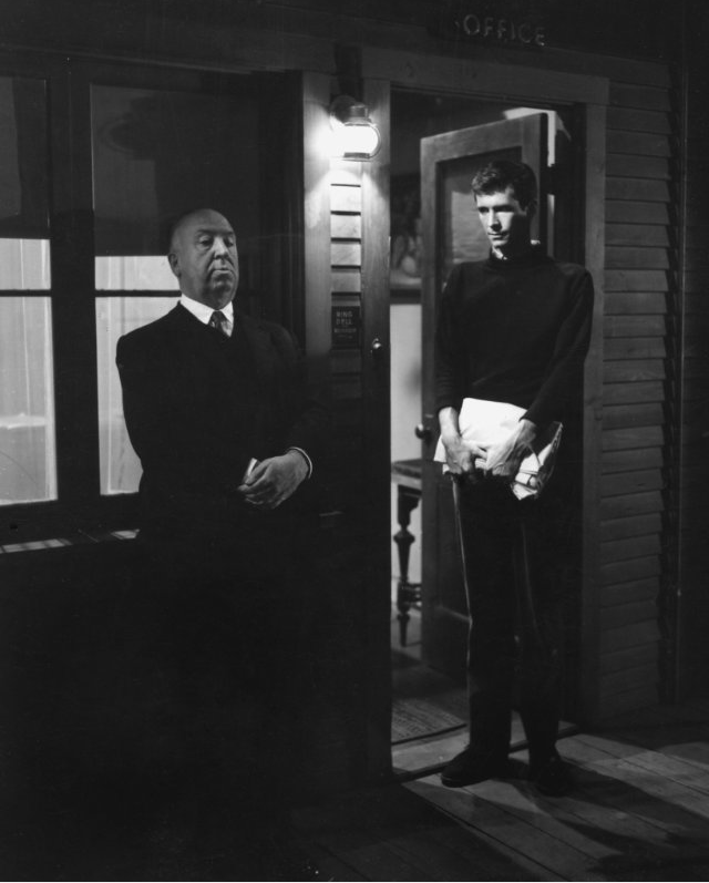 Wonderful Behind-the-Scenes Photos from the Set of Alfred Hitchcock's Psycho (1960)