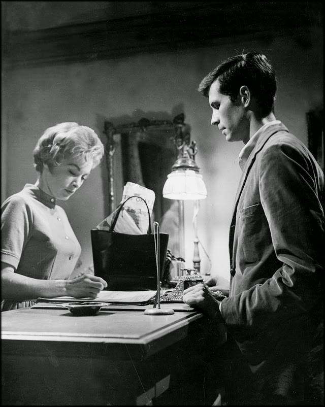Wonderful Behind-the-Scenes Photos from the Set of Alfred Hitchcock's Psycho (1960)