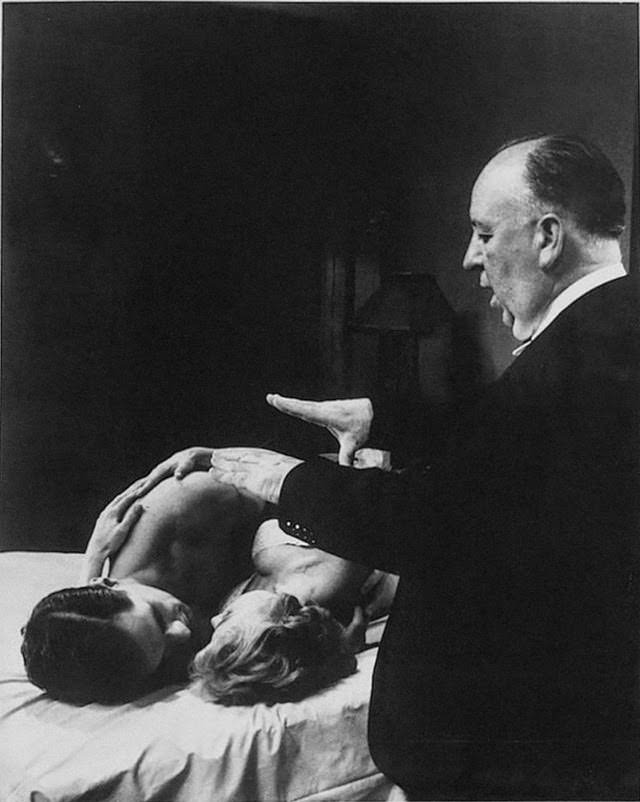 Wonderful Behind-the-Scenes Photos from the Set of Alfred Hitchcock's Psycho (1960)