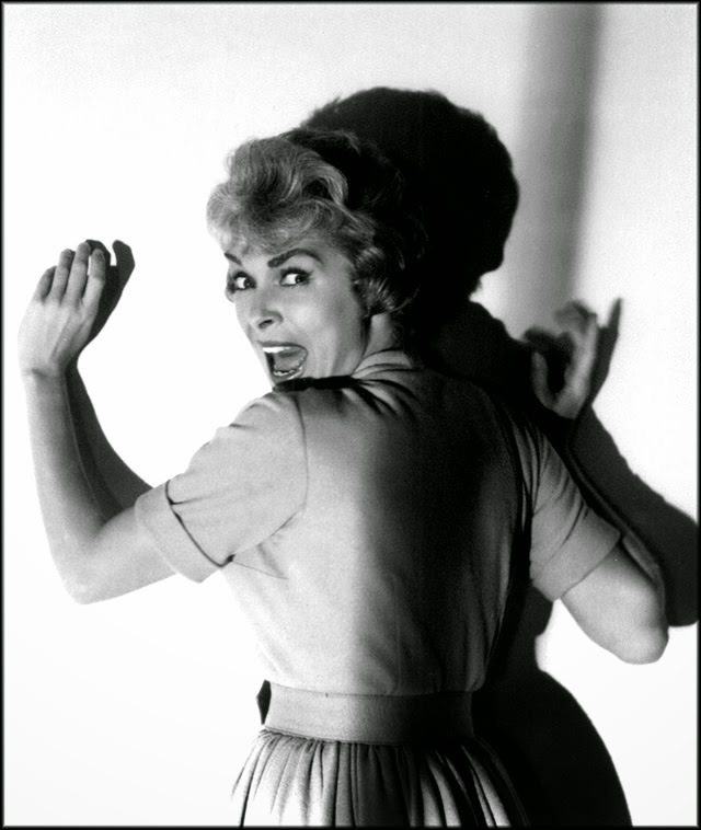 Wonderful Behind-the-Scenes Photos from the Set of Alfred Hitchcock's Psycho (1960)