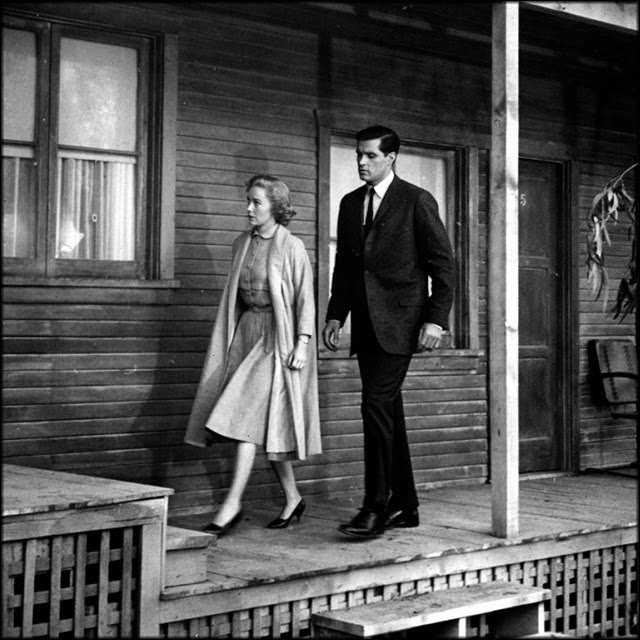 Wonderful Behind-the-Scenes Photos from the Set of Alfred Hitchcock's Psycho (1960)