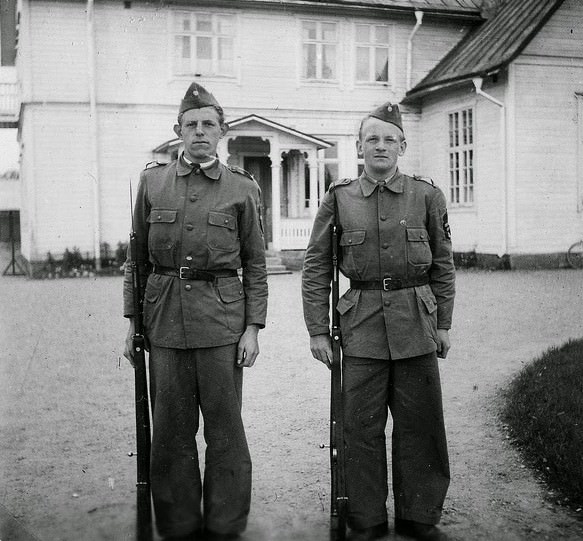 Interesting Historical Photos Show Life in a Refugee Camp in Småland, Sweden During World War II