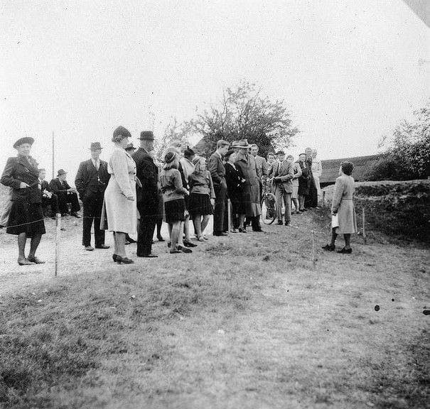 Interesting Historical Photos Show Life in a Refugee Camp in Småland, Sweden During World War II