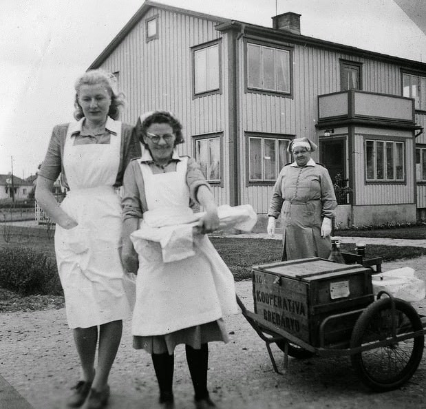 Interesting Historical Photos Show Life in a Refugee Camp in Småland, Sweden During World War II