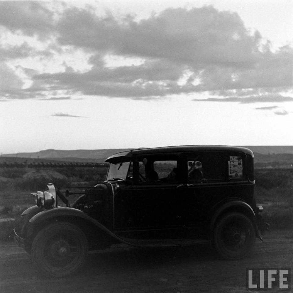 Allan Grant’s Lost Photos from Route 30: A Visual Journey Through Nebraska and Wyoming After World War II