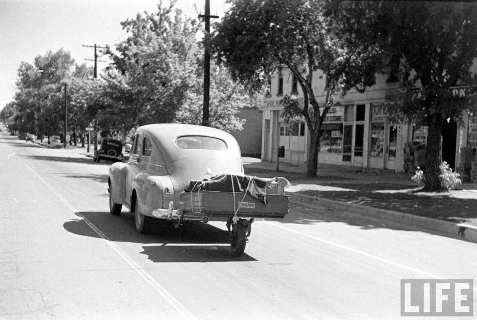 Allan Grant’s Lost Photos from Route 30: A Visual Journey Through Nebraska and Wyoming After World War II