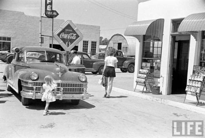 Allan Grant’s Lost Photos from Route 30: A Visual Journey Through Nebraska and Wyoming After World War II