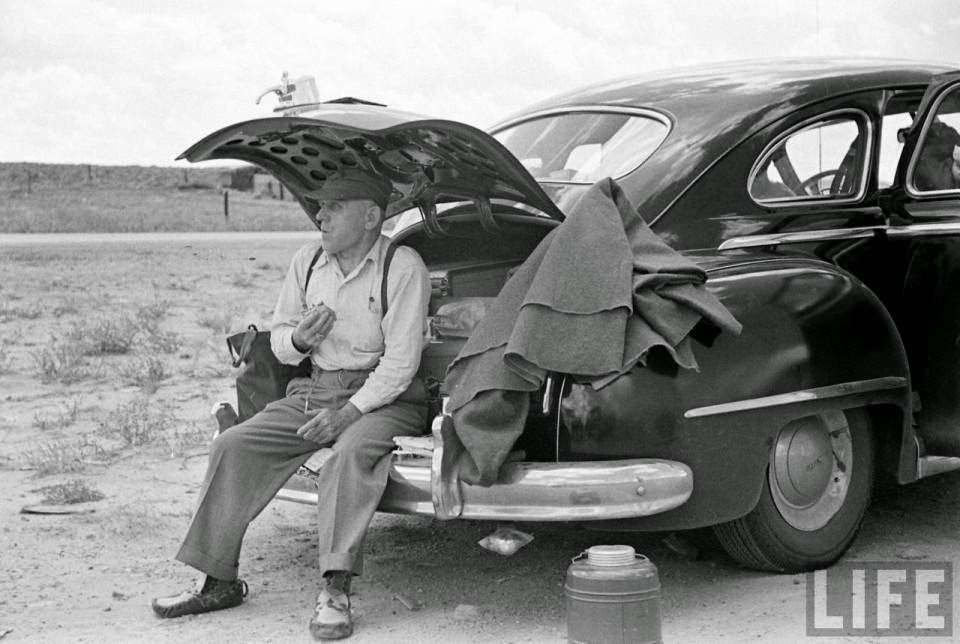 Allan Grant’s Lost Photos from Route 30: A Visual Journey Through Nebraska and Wyoming After World War II